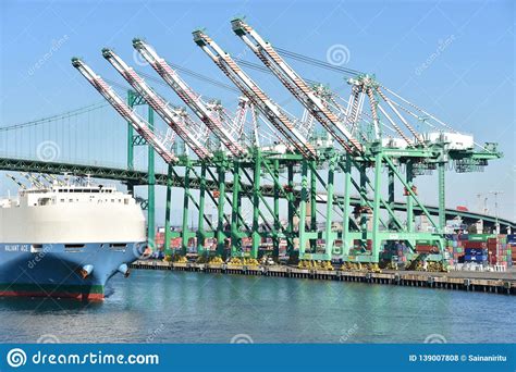 Port of San Pedro in Los Angeles, California Editorial Stock Photo ...