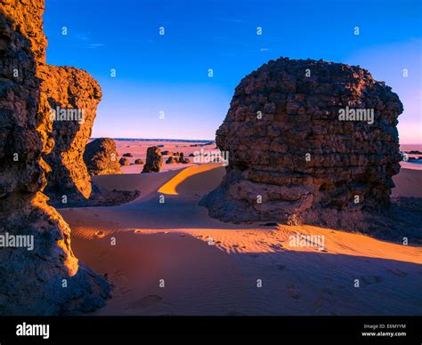 Rock formation, Sahara Desert, Algeria Stock Photo - Alamy