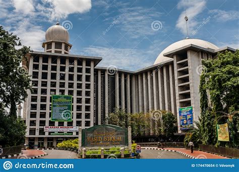 Detail Gambar Masjid Istiqlal Jakarta Koleksi Nomer 8