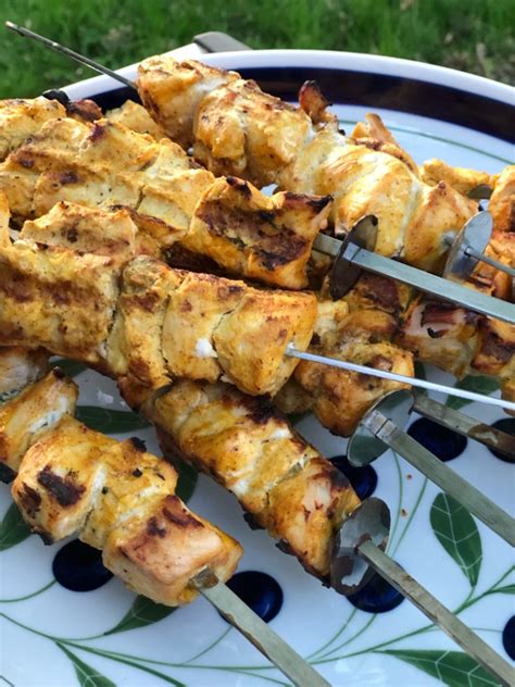 tandoori-chicken-skewers - momhomeguide.com