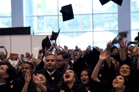 UNAH-VS celebrará su II Ceremonia de Graduación con 474 nuevos ...