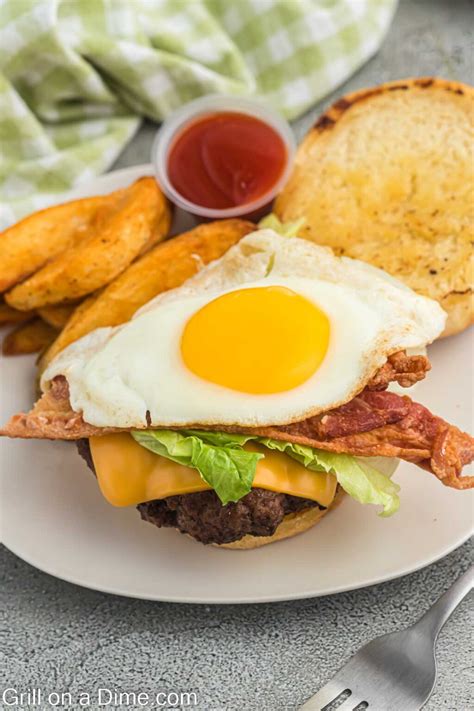 Fried Egg Burger Recipe - grillonadime.com