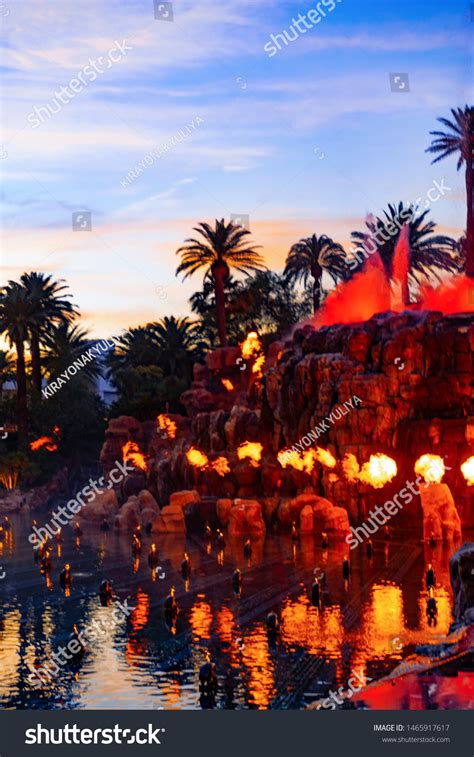 Mirage Volcano Show Las Vegas July Stock Photo (Edit Now) 1465917617