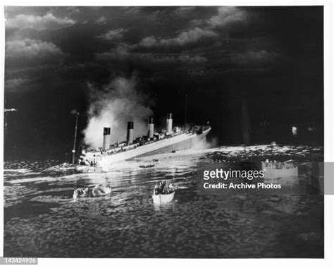 Sinking Of Rms Titanic Photos and Premium High Res Pictures - Getty Images