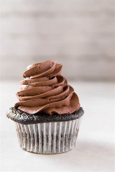 25+ Fluffy Chocolate Buttercream Frosting