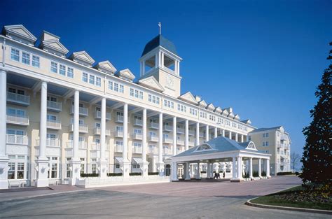 Newport Bay Club Hotel — Robert A.M. Stern Architects, LLP