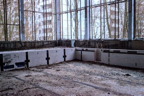 Chernobyl Tour: Pripyat’s abandoned Basketball Court and Swimming Pool ...