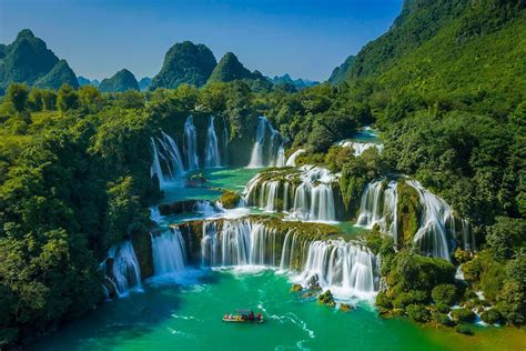 Ban Gioc Waterfalls: A natural wonder by the border