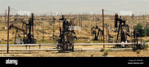 Oil fields of Kern County Stock Photo - Alamy