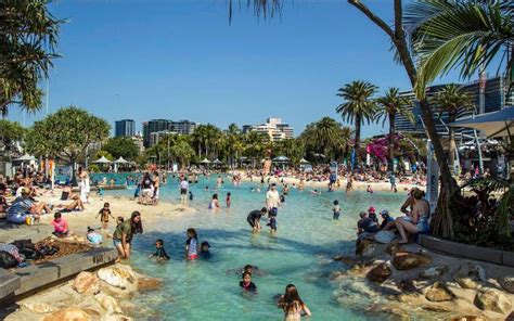 Streets Beach / Queensland / Australia // World Beach Guide