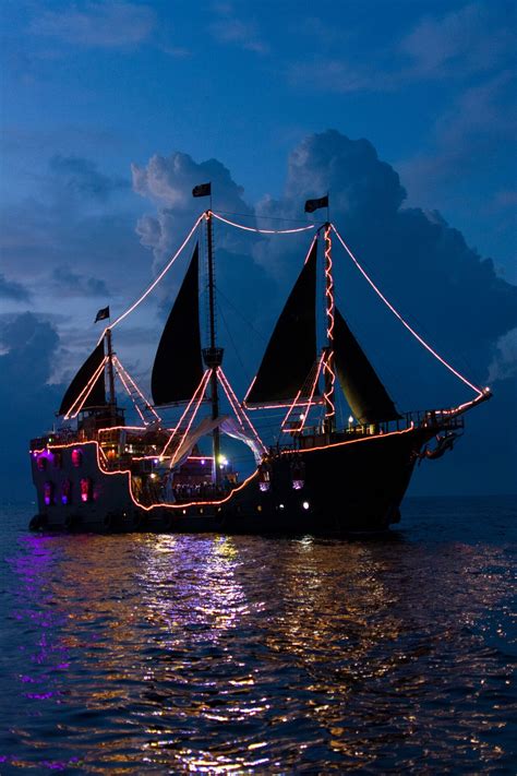 Jolly roger pirate ship - Qasadd