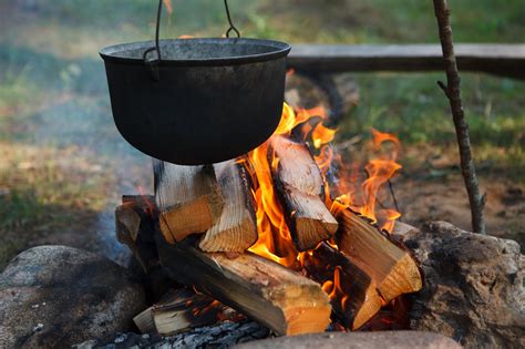 Sweethearts Of The West: Cooking on the Western Trail