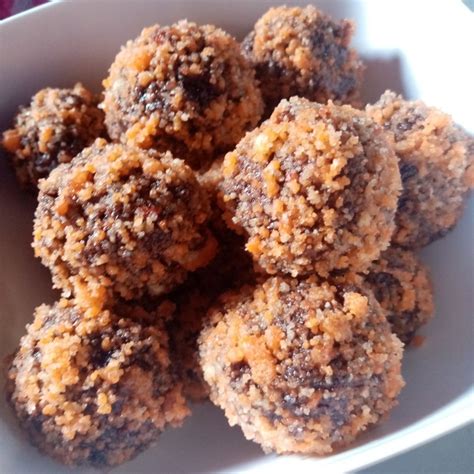 Choco Butternut Munchkins | ThriftyFun