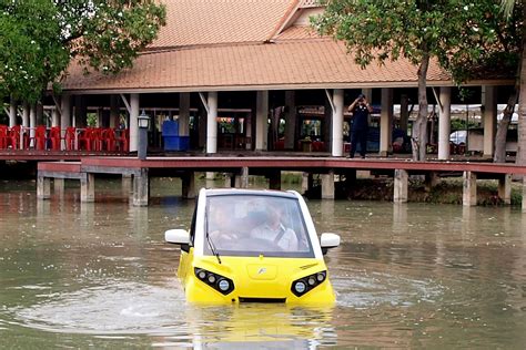 A Japanese Electric Car That Can Float on Water Is Coming to Vietnam ...