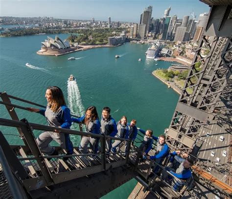 When is the best time to climb the Sydney Harbour Bridge & is it worth ...