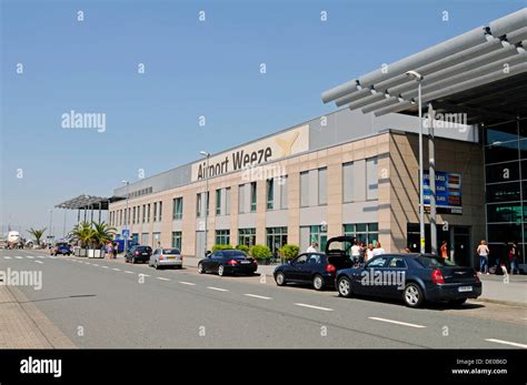 Weeze airport hi-res stock photography and images - Alamy