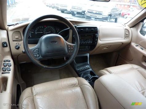 1998 Ford Explorer Eddie Bauer 4x4 interior Photo #46044905 | GTCarLot.com