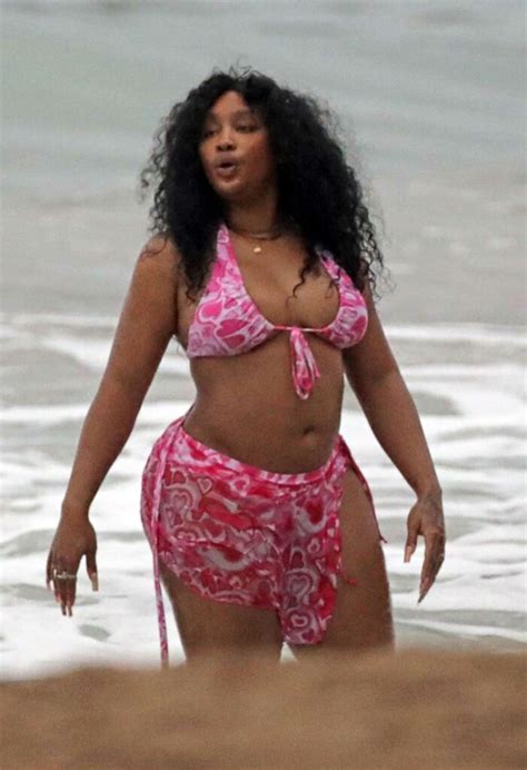 SZA in a Pink Bikini on the Beach in Hawaii – Celeb Donut