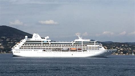 Cruise ship tours: Oceania Cruises' Sirena