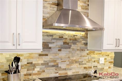 19 Stacked Stone Backsplashes for Kitchens