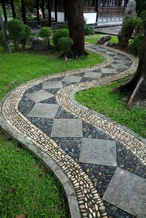 Stunning Stepping Stones Pathway Design Ideas 23 - HMDCRTN