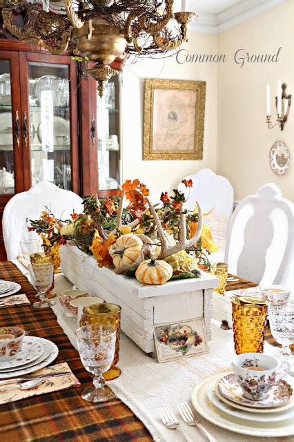 55 Beautiful Thanksgiving Table Decor Ideas - DigsDigs