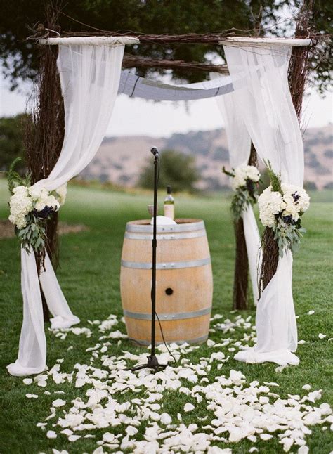 25 Chic and Easy Rustic Wedding Arch/Altar Ideas for DIY Brides ...