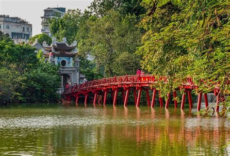 Ngoc Son Temple