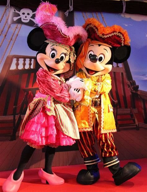 Pirate Minnie and Pirate Mickey | Disney, Minnie mouse pictures, Disney ...