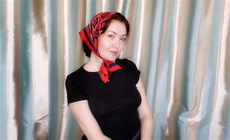 Easy Russian Babushka Scarf Styling Ideas | Upstyle