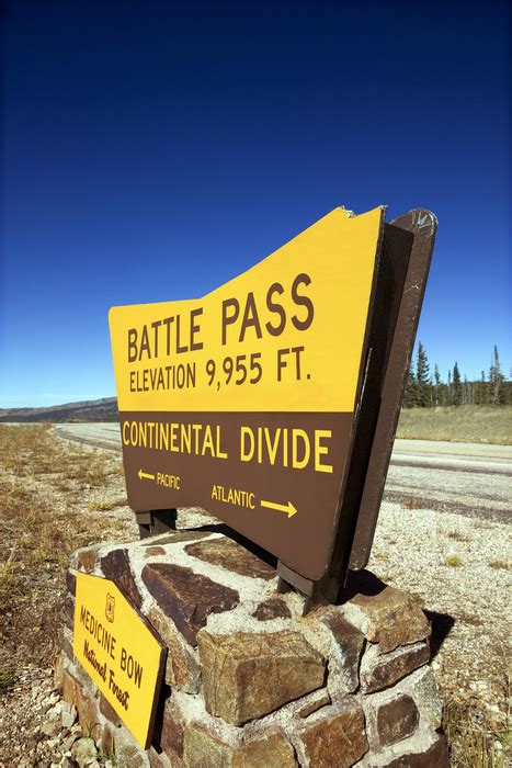 Continental divide sign Free Photo Download | FreeImages