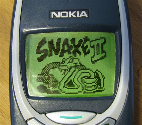 Nokia 3310 Menu Walkthrough and Snake II on a Real Phone