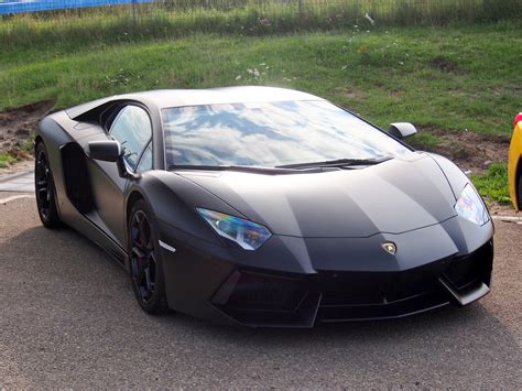 File:Black Lamborghini Aventador, pic1.JPG - Wikimedia Commons