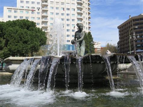 Fountain in Plaza Espana, Madrid Editorial Photography - Image of ...