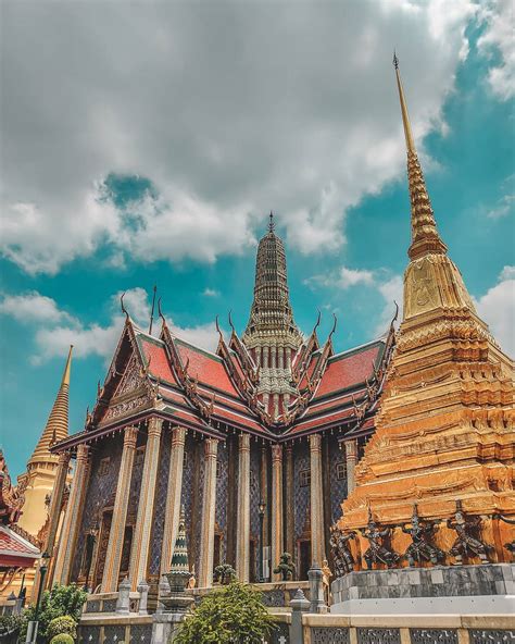 7 Most Famous Temples In Bangkok Every First-Time Visitor Should Go To