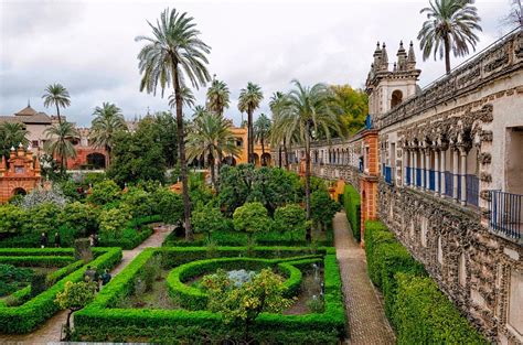 Alcazar of Seville Family-friendly Private Tour - Your Guide in Seville