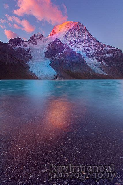 Mount Robson-Berg Lake Sunrise | Sunrise lake, Scenery, Beautiful places