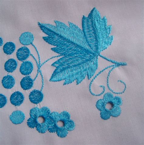 Leaf Viburnum Free Embroidery Design: Nature's Beauty in Every Stitch