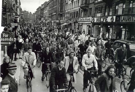 Cyclists at Nørrebrogade in Copenhagen (1940-45) | More imag… | Flickr