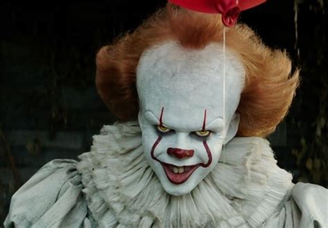 ‘It’ Review: Stephen King’s Killer Clown Faithfully Comes to Life ...