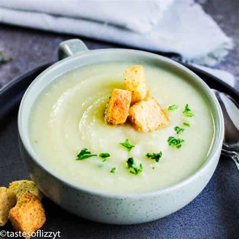 Potato Leek Soup Recipe {Easy Garlic Potato Soup with Croutons}