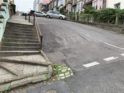 Vale Street Bristol - Cycling uphill