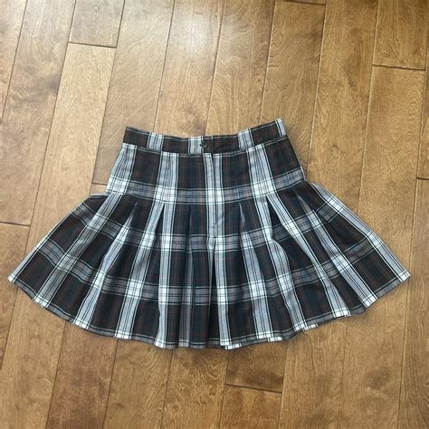 adorable school girl uniform skirt - Depop