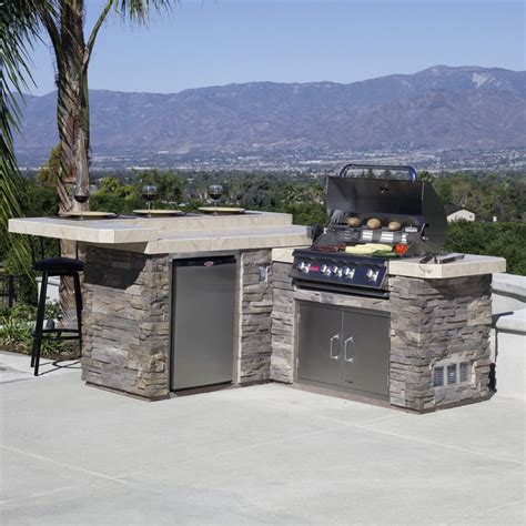 Outdoor kitchen grill island - Hawk Haven