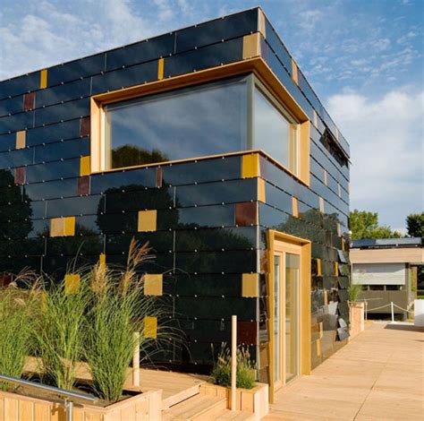 ihomee: Award Winning Solar Powered House Design – surPLUShome by Team ...