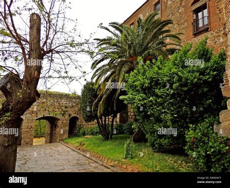 Parador de Oropesa, The Castle of Oropesa Stock Photo - Alamy