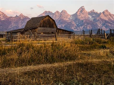 12 Iconic Wyoming Landmarks That Make Impressive Photographs