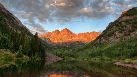 Hiking Around the Maroon Bells | Aspen