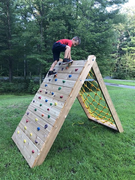 Creating A Backyard Rock Climbing Wall: Tips And Tricks - DECOOMO