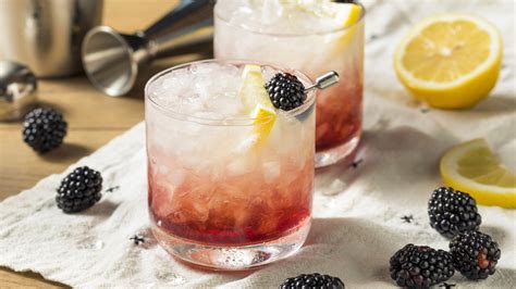 Drinks & Cocktails With Blackberry Syrup | Absolut Drinks